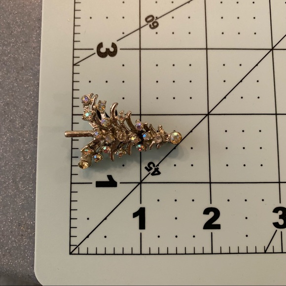 Small Silver Rhinestone Christmas Tree Brooch/Pin - Picture 8 of 8